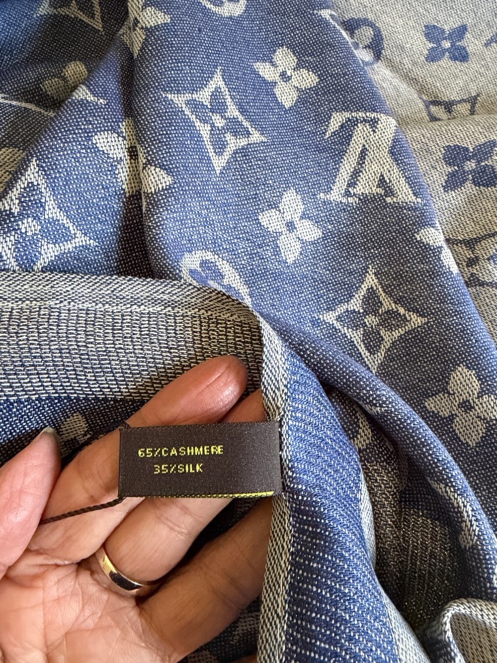 Louis Vuitton Mustard & Cream Monogram Shawl Scarf - Picture 7 of 7